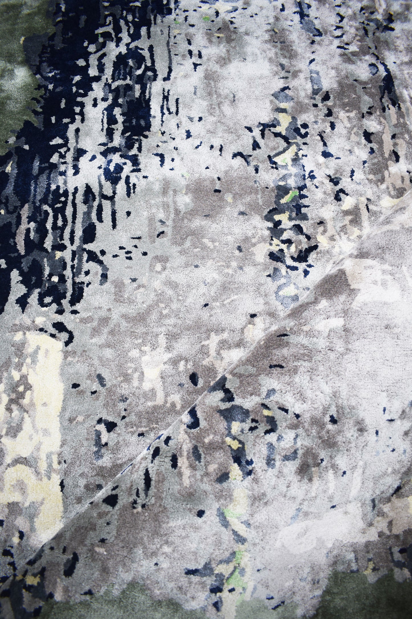 Verdura Noire Rug